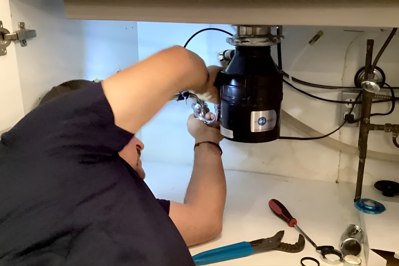 Garbage Disposal repair in Potrero